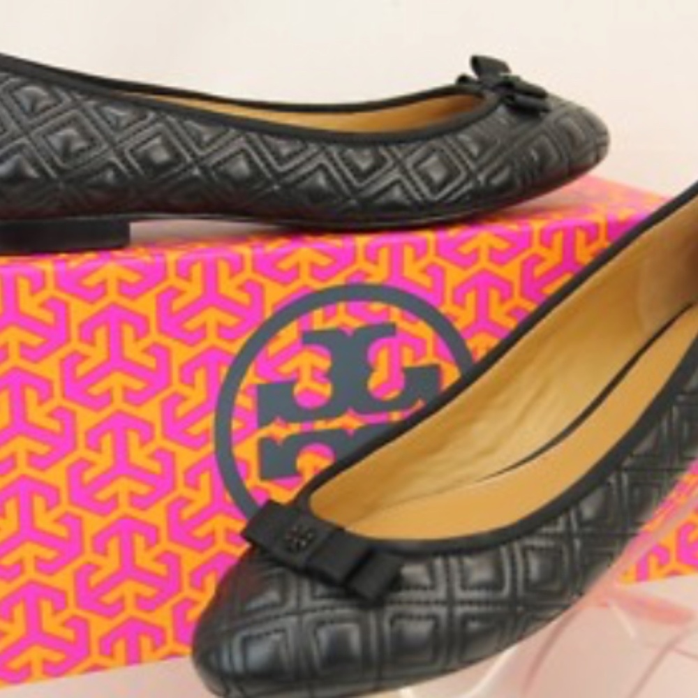 NWT Tory Burch Quilted Flats-Black